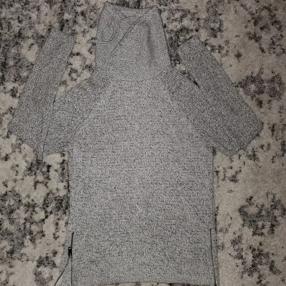 Express Sweater -- Warm and Cozy Material EUC